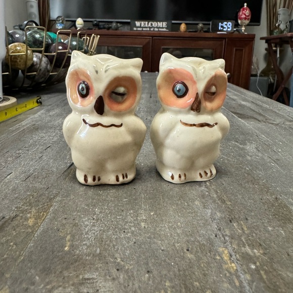 Vintage Shawnee Pottery Winking Owl Salt & Pepper Shakers Late 1930's - Picture 1 of 5